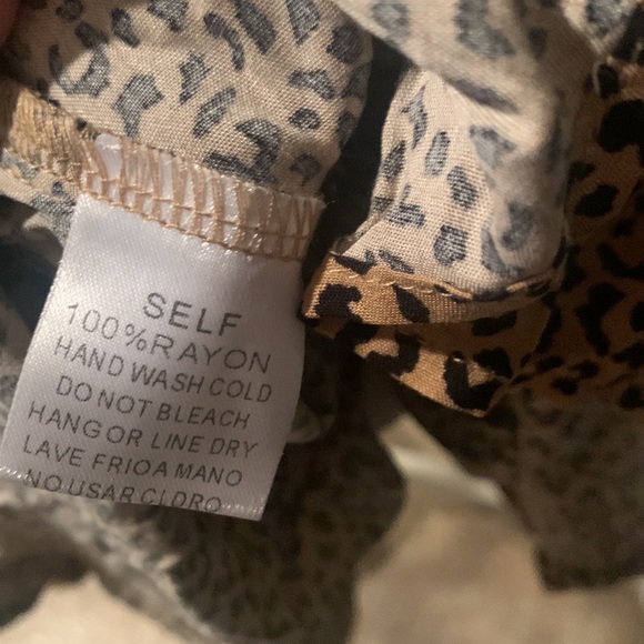 Easel Skirt - Picture 4 of 5